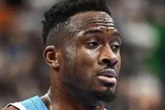 岁月不饶人？前NBA内线体能极限，无法维持全场高强度输出。